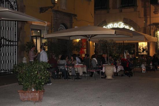 Lucca Restaurante 1