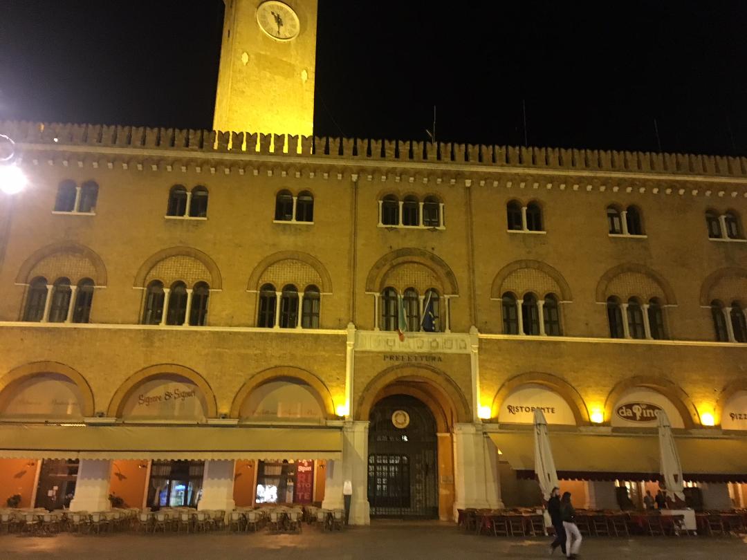 Treviso piazza noche