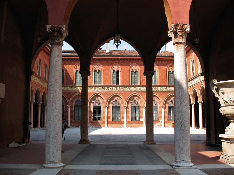 Cremona Palazzo trechi