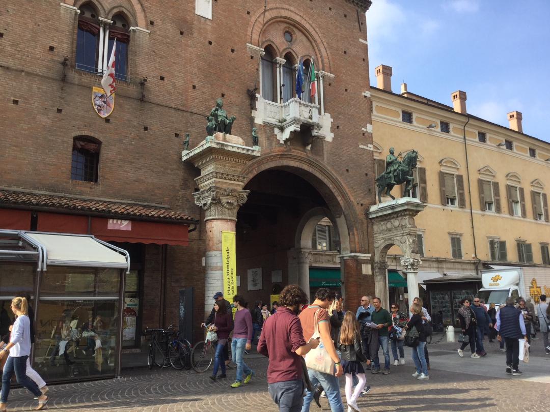 Ferrara puerta