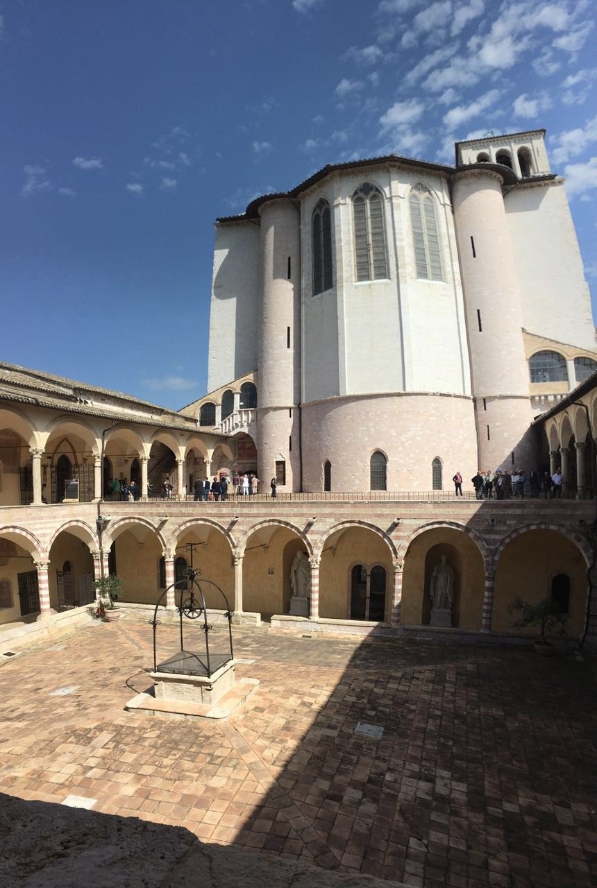 Assisi Claustro