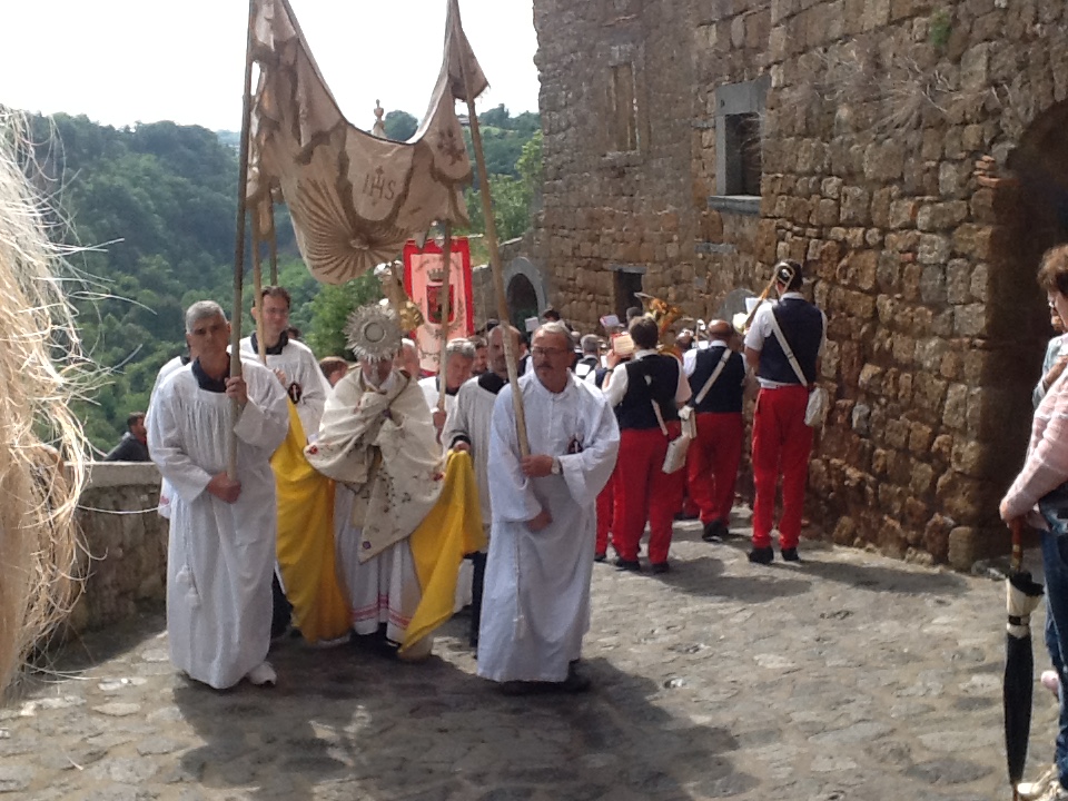 Civita di Bagno Reggio procesion (2)