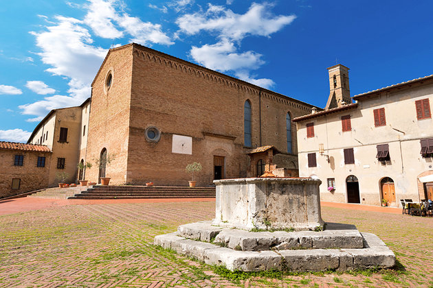 San Giminiano piazza san agostino
